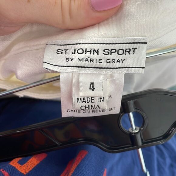 St John White Cropped Slacks with Gold Detail - Picture 5 of 6